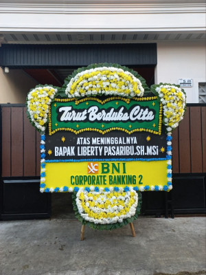 Papan Bunga Duka di Kebun Sari